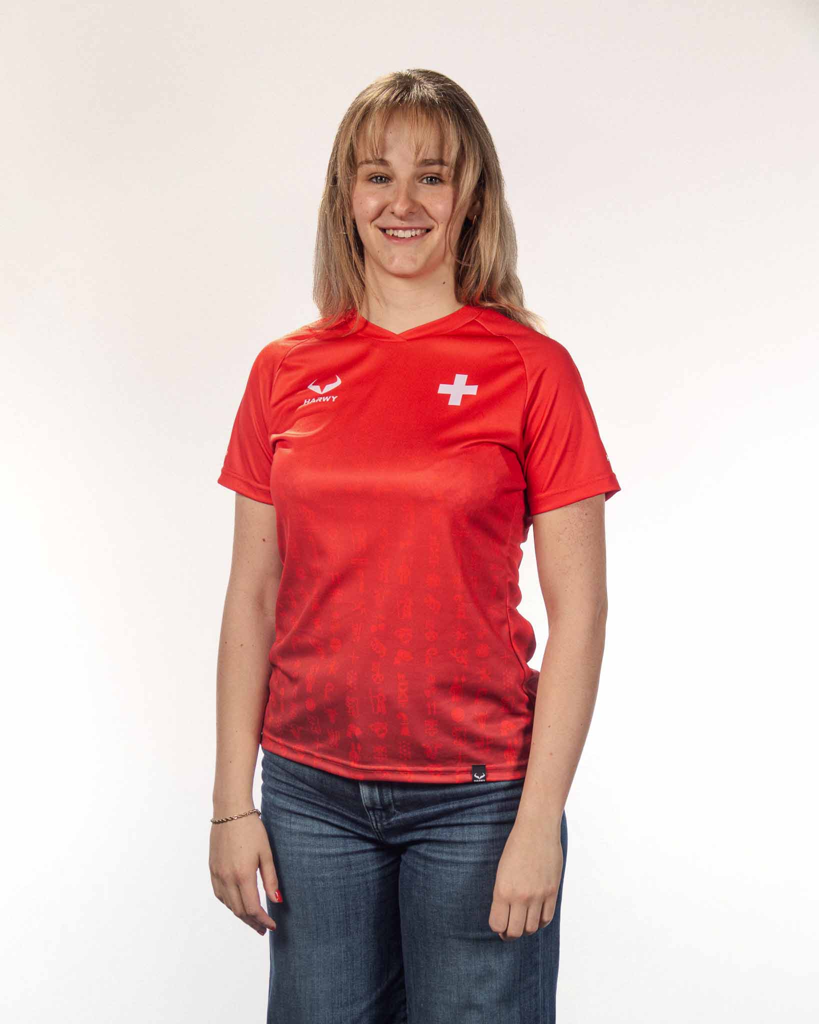 Frau im Hopp Schwiiz Trikot von HARWY