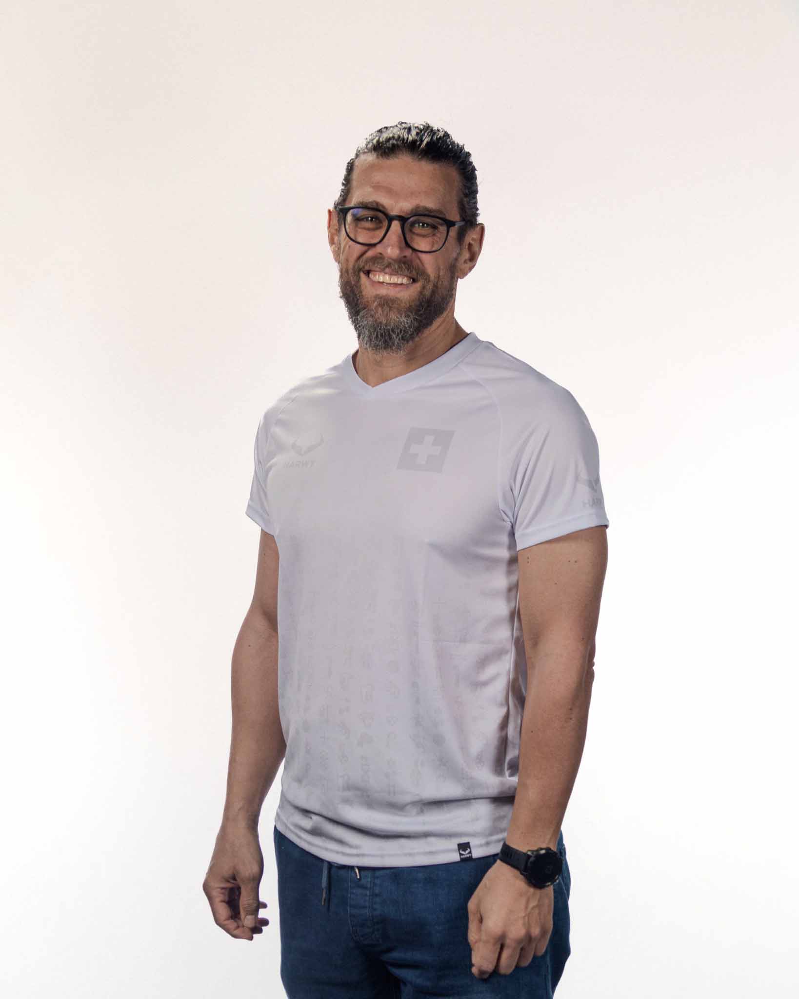 Mann im Hopp Schwiiz Trikot von HARWY