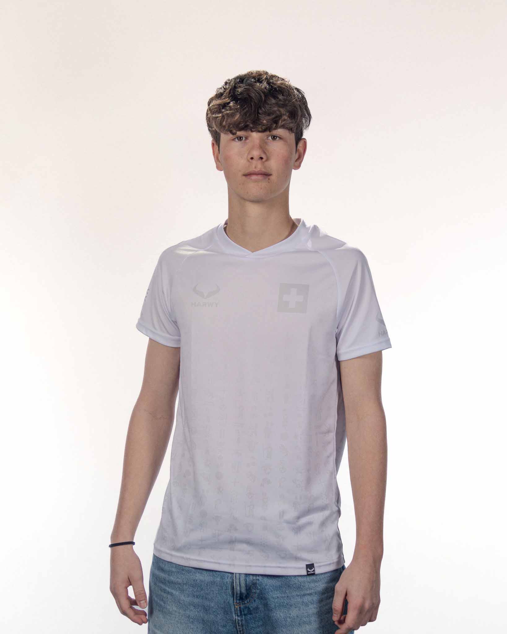 Mann im Hopp Schwiiz Trikot von HARWY