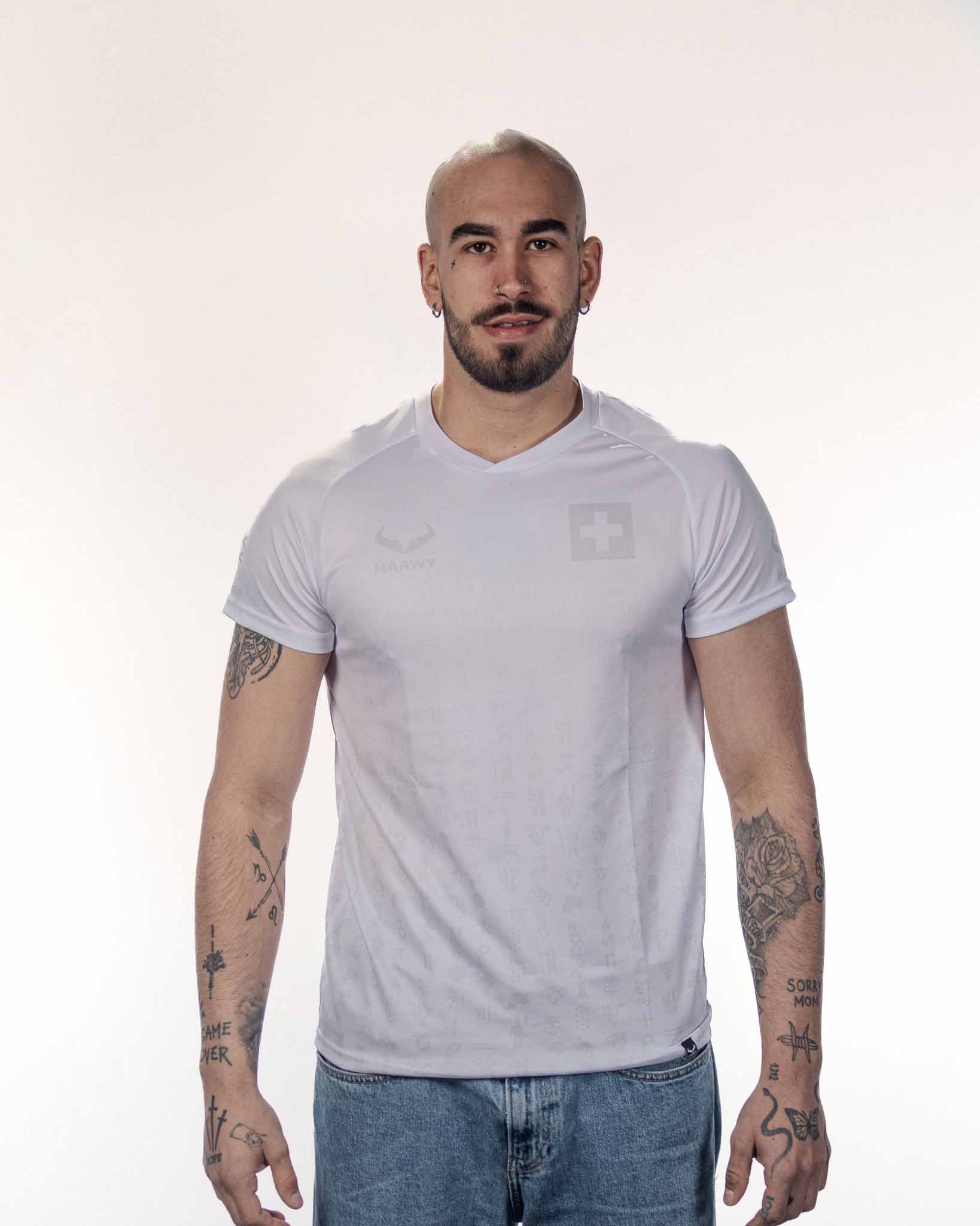 Mann im Hopp Schwiiz Trikot von HARWY