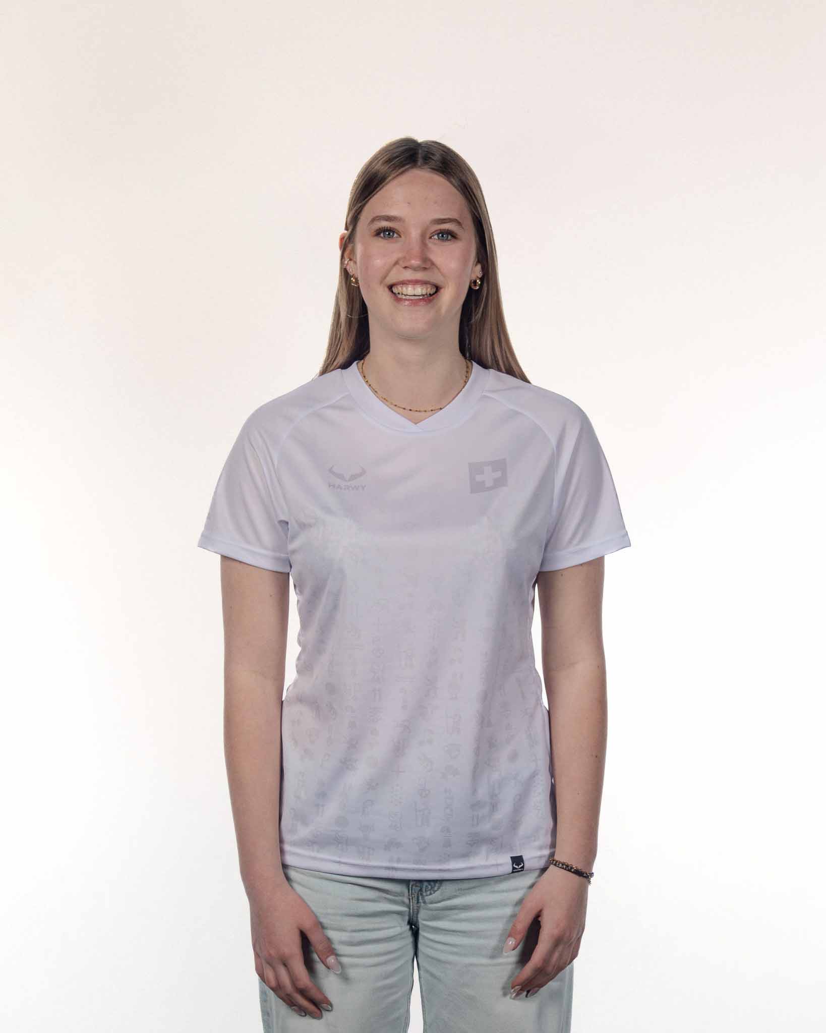 Frau im Hopp Schwiiz Trikot von HARWY