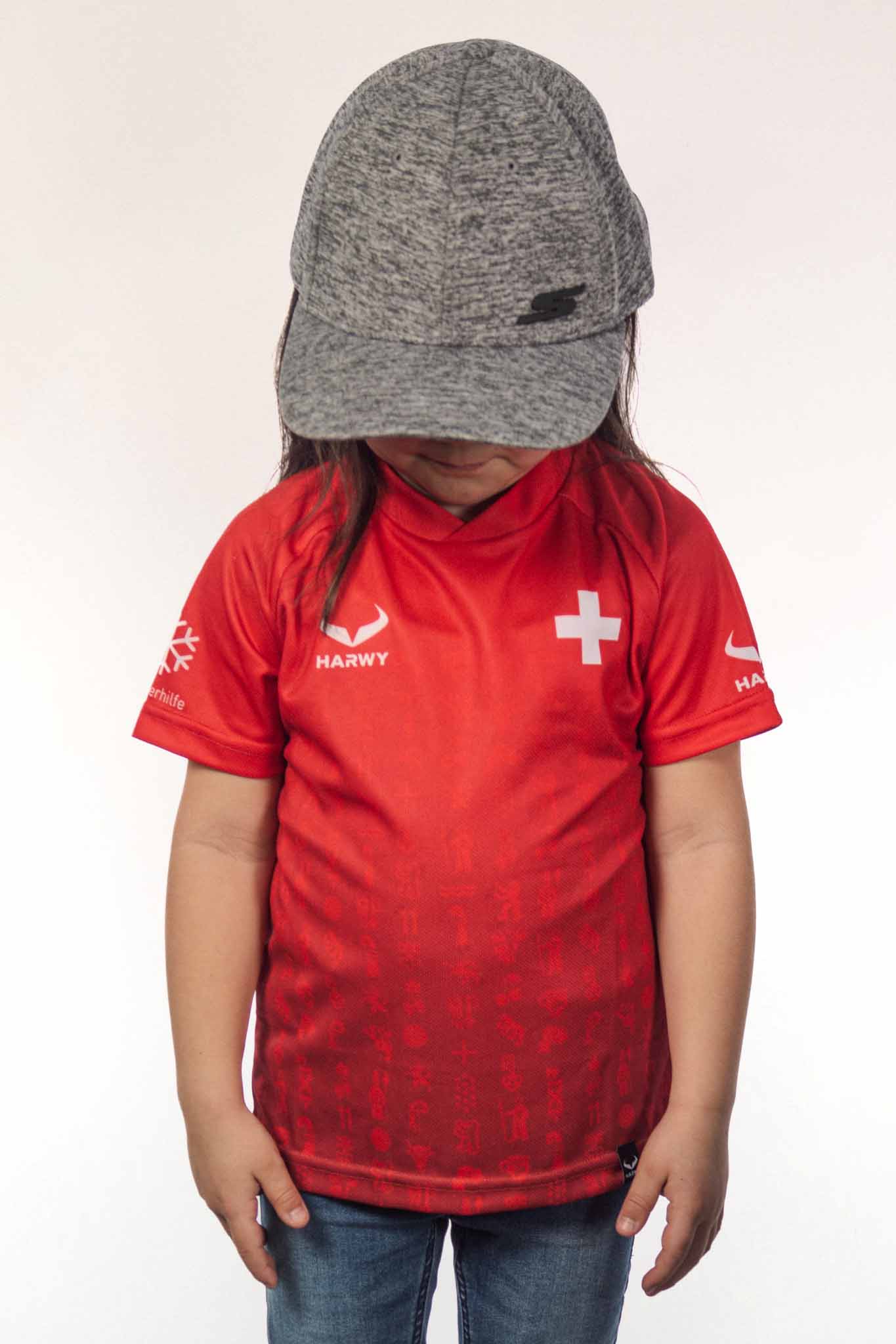 Kind im Hopp Schwiiz Trikot von HARWY