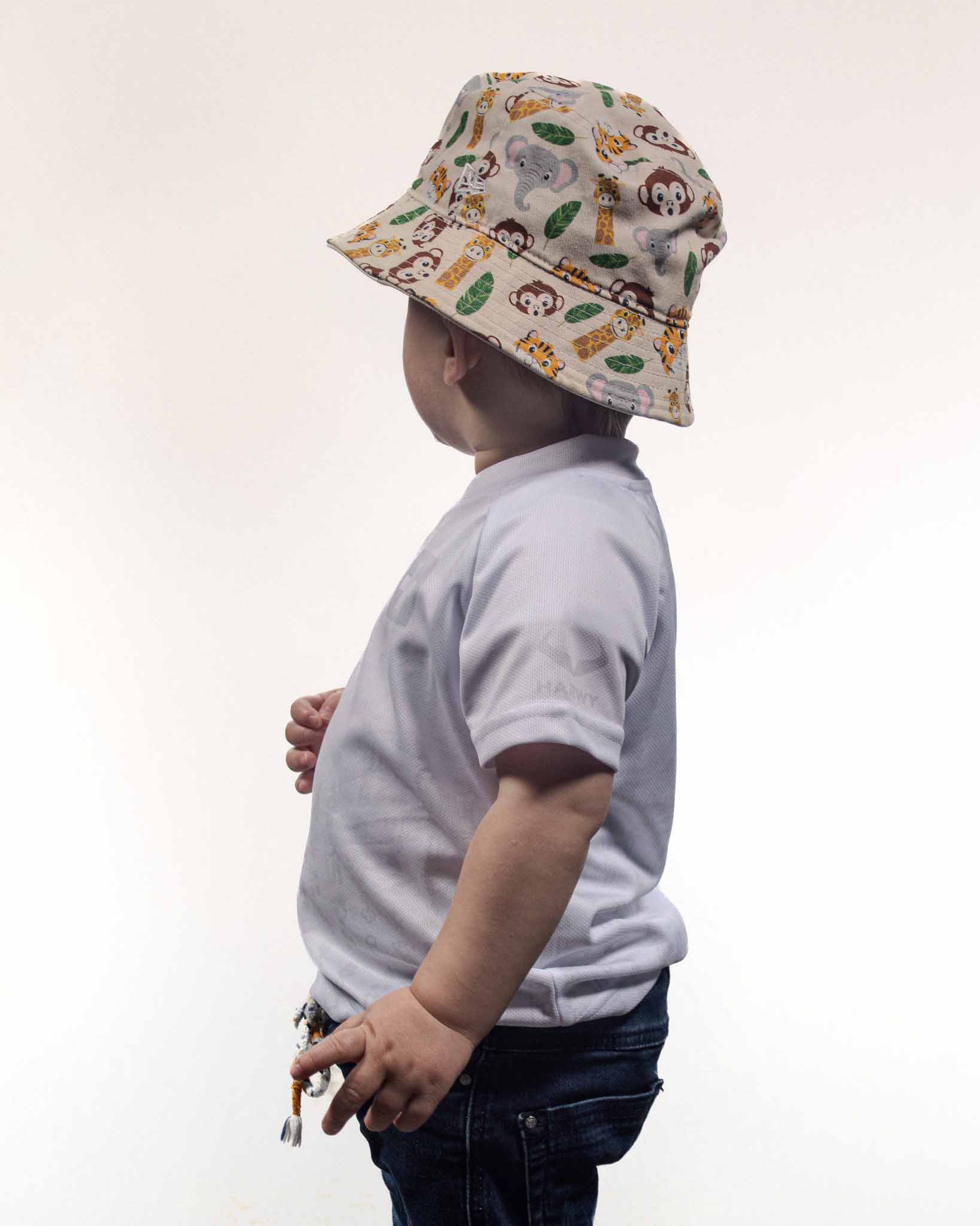 Kind im Hopp Schwiiz Trikot von HARWY