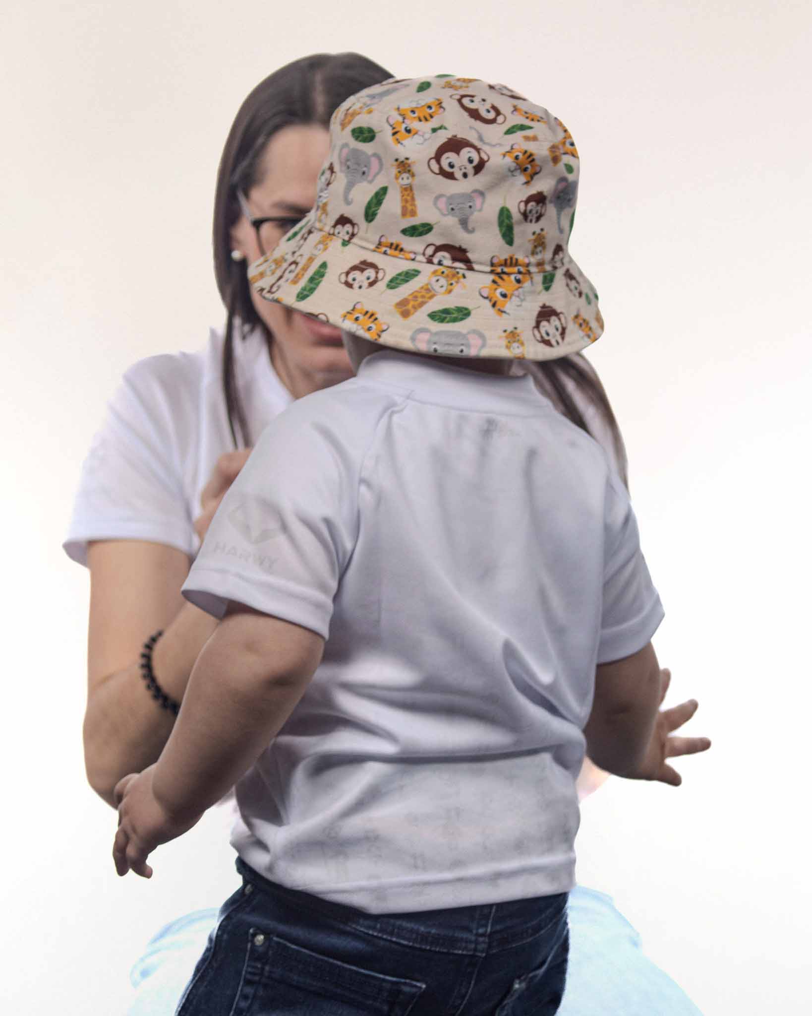 Kind im Hopp Schwiiz Trikot von HARWY