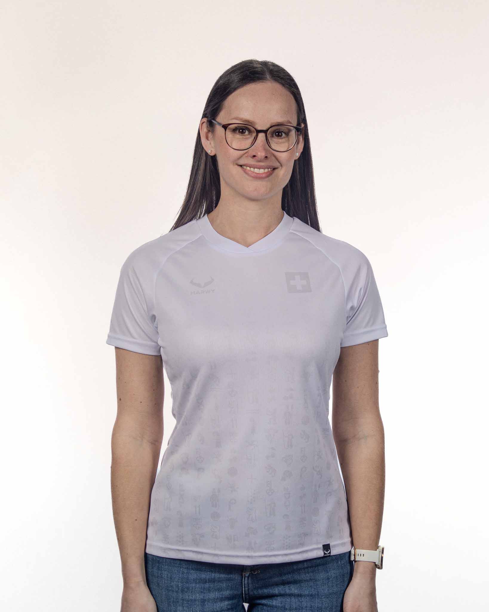 Frau im Hopp Schwiiz Trikot von HARWY