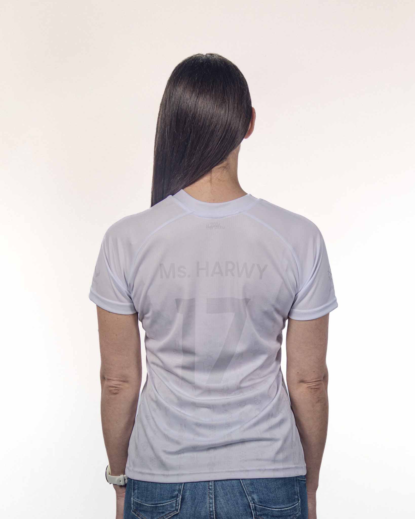 Frau im Hopp Schwiiz Trikot von HARWY