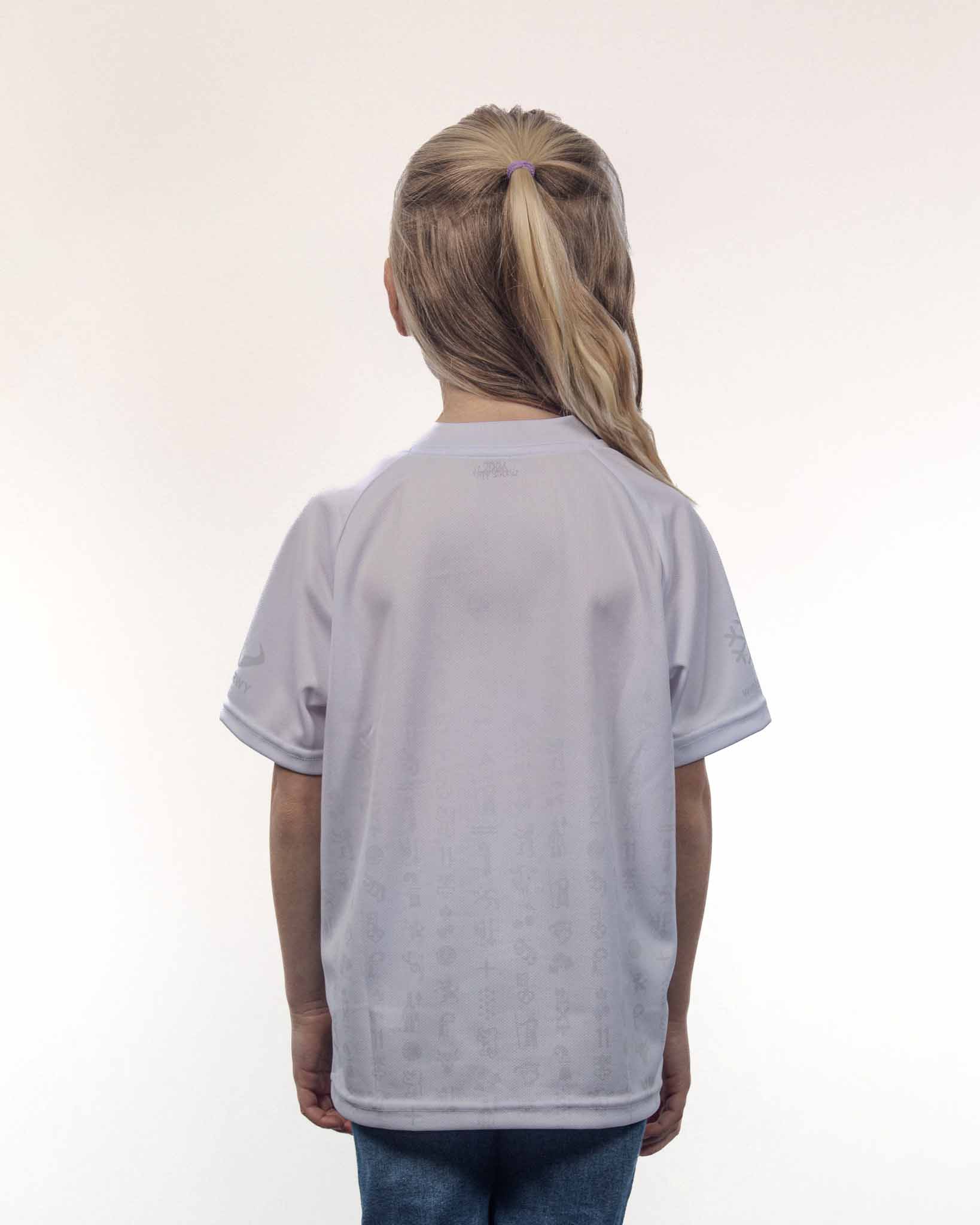 Kind im Hopp Schwiiz Trikot von HARWY