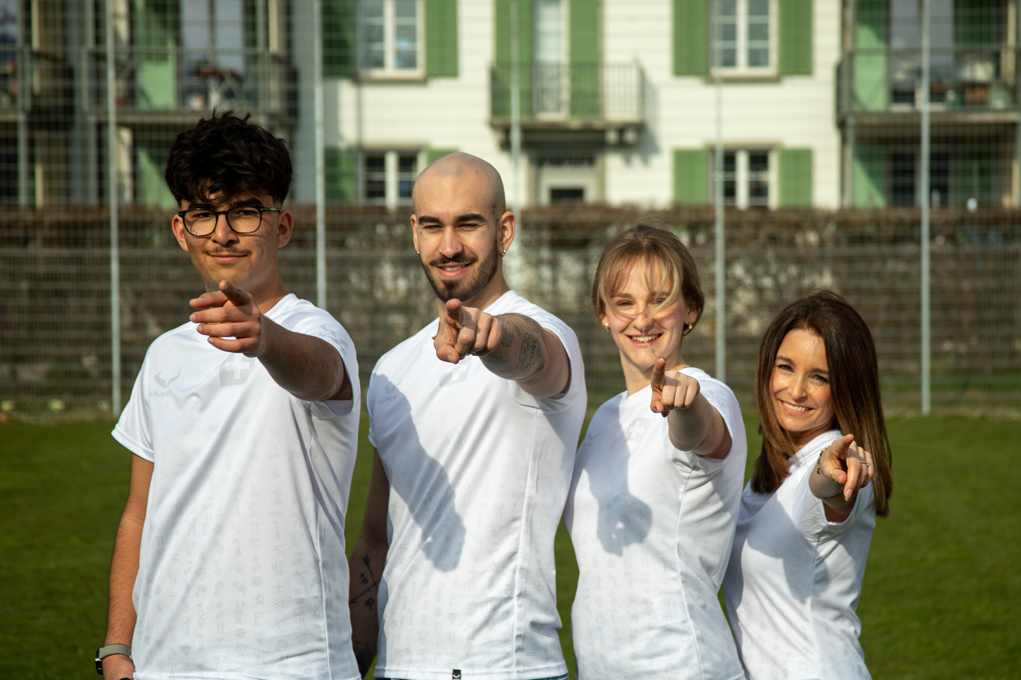 Gruppenbild im Hopp Schwiiz Trikot